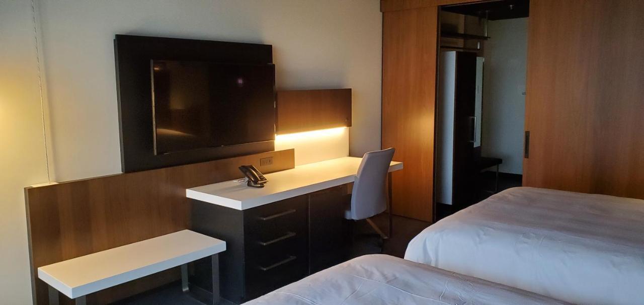 Grand Times Hotel Laval - Centropolis Exterior foto